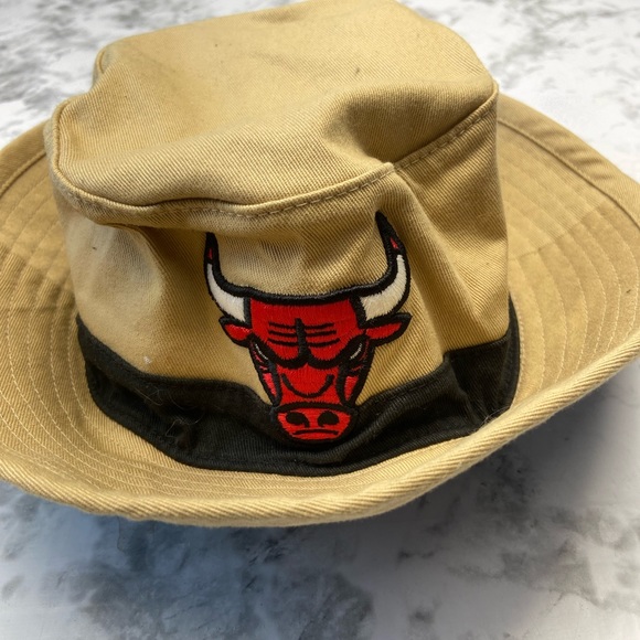 Mitchell & Ness Chicago Bulls bucket hat small - Picture 1 of 5
